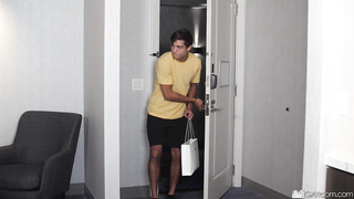 Hunter Triad & Elliot Finn (720p)